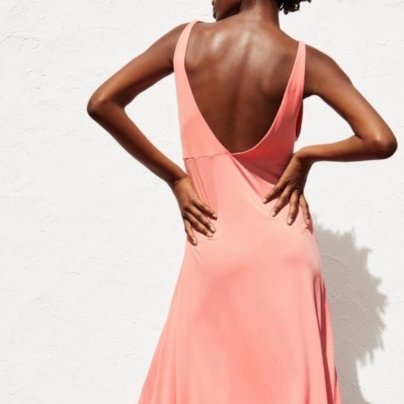 ⭐️ NWT ZARA Flowy Dress ⭐️ - Picture 4 of 8